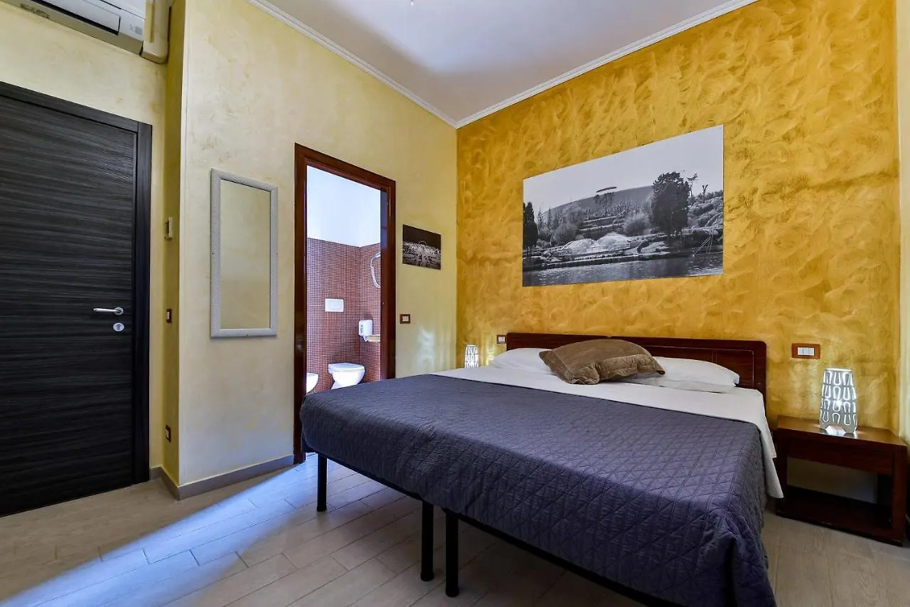 E-Room 42 Roma 0*,  Italia